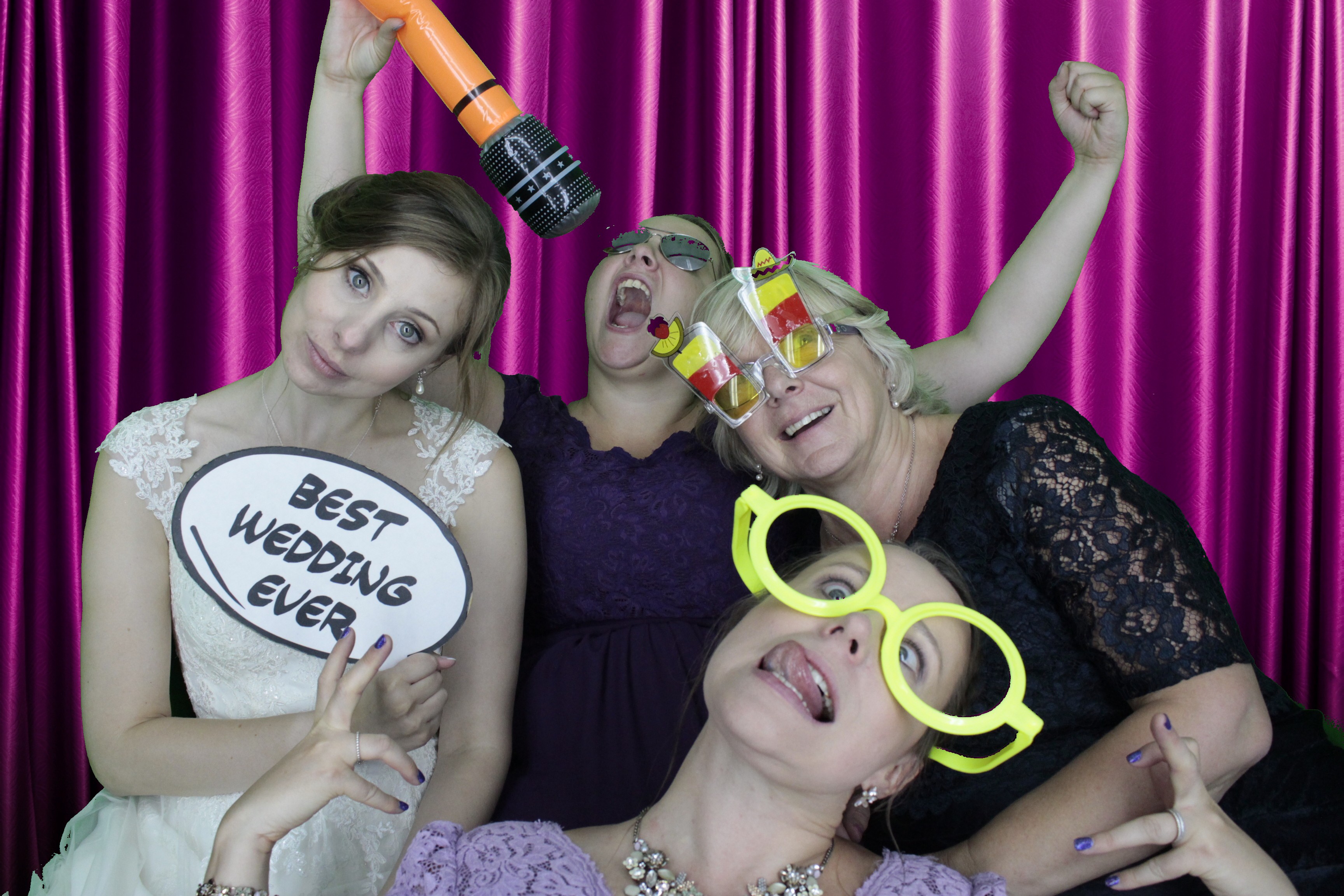 Mr & Mrs Brooks | View more photos from the event at gallery.myphotoboothexperience.co.uk/u/MyPhotoBoothExperienceLtd/Mr-Mrs-Brooks